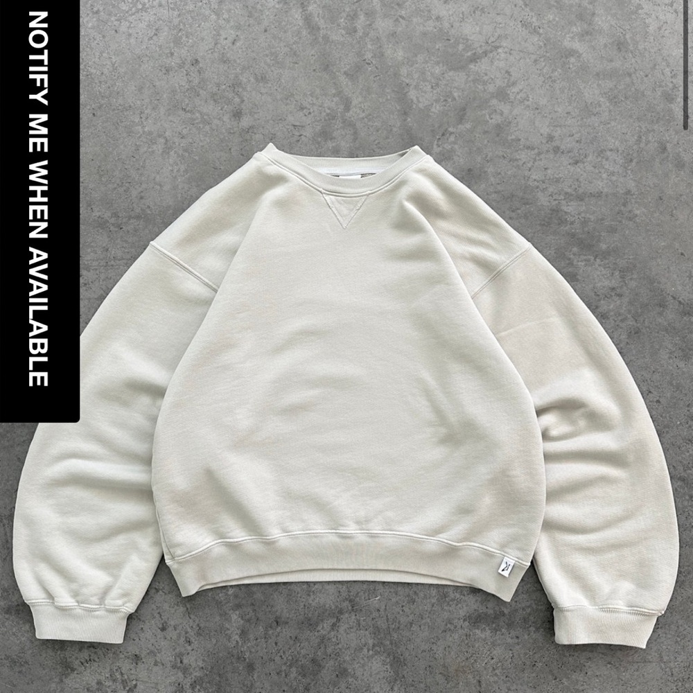 Akimbo Club Crewneck